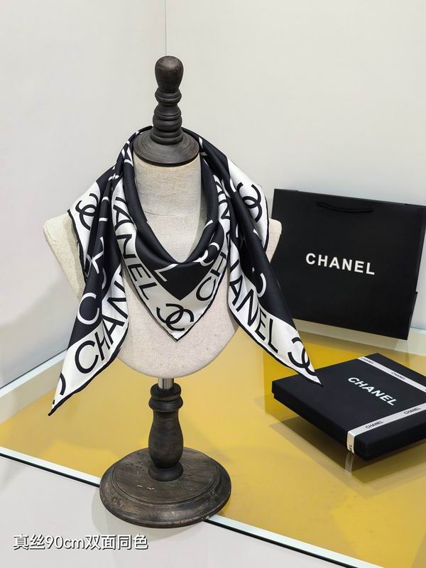 Chanel silk scarf hm10